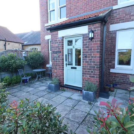 بيت للعطل Arden House ويتبي